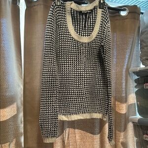 Cozy Grey Crew Neck Sweater with Soft Knit and Ribbed Cuffs